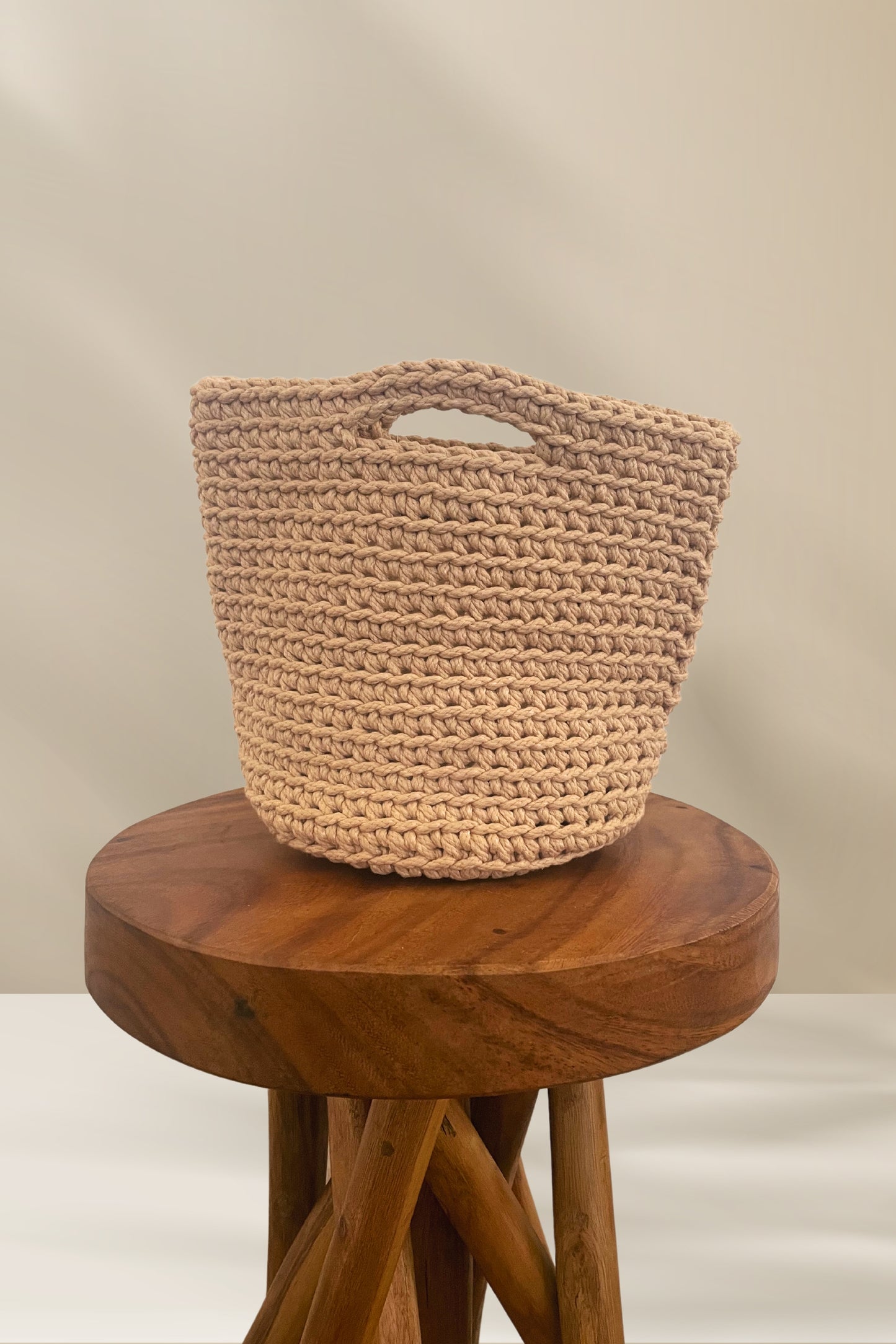 Tote Shape Top Handle Knit Clutch