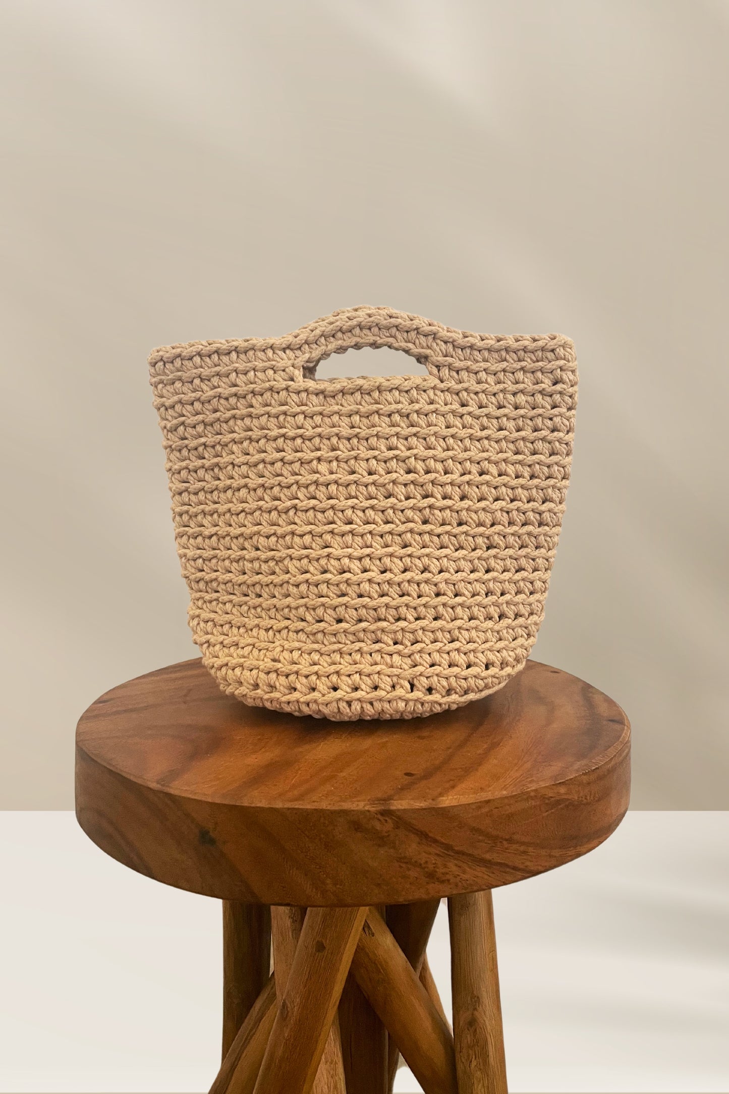 Tote Shape Top Handle Knit Clutch